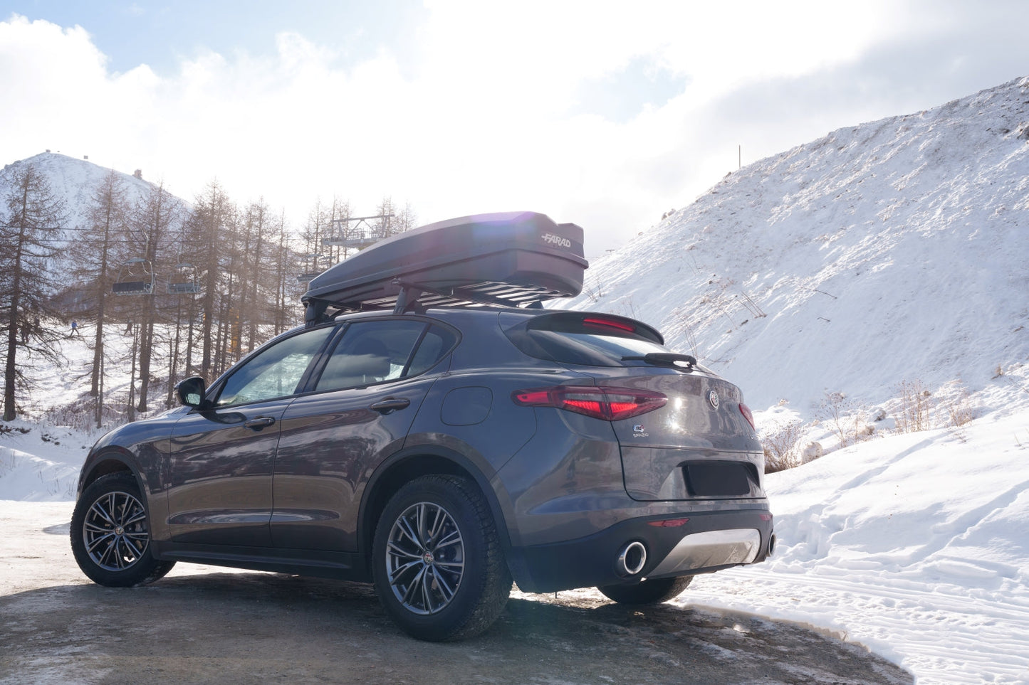 Pack coffre de toit Raya 480 L et barres de toit Renault Captur (A partir de 2020) Pour rails intégrés - Helio - Aluminium