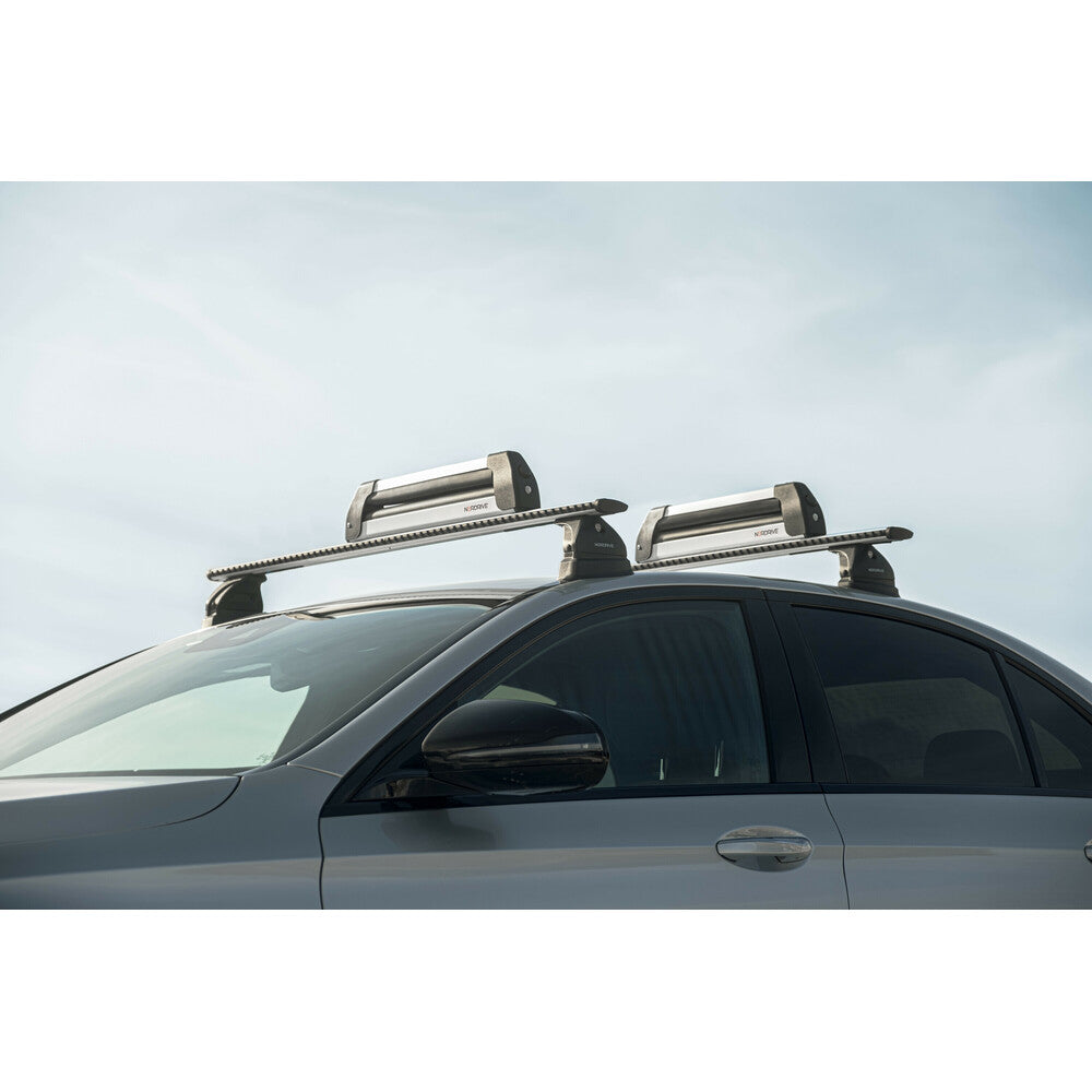 Pack porte skis Nordic King Aluminium et barres de toit Renault Scenic E Tech (A partir de 2023) - Pour rails intégrés - Helio Aluminium