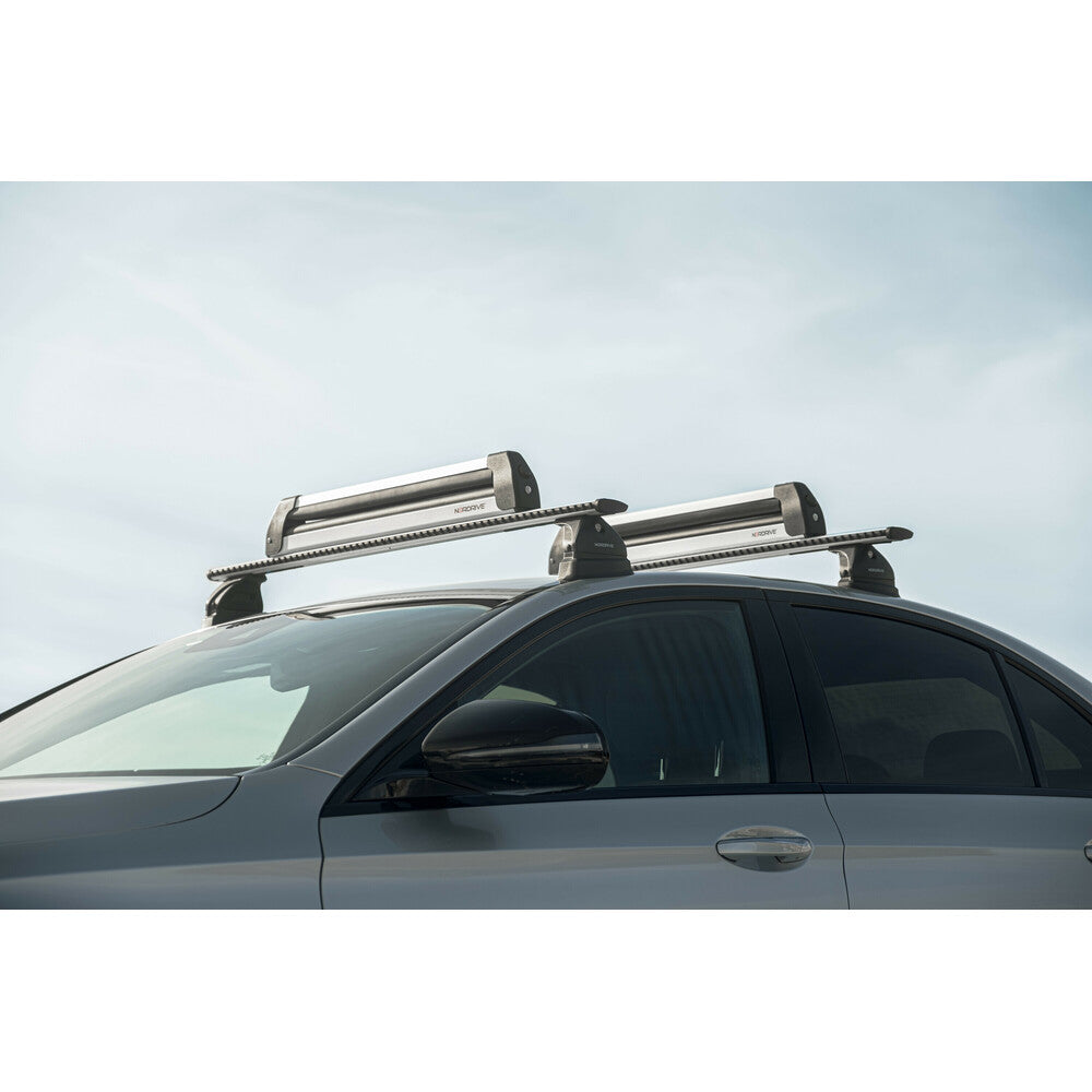 Pack porte skis Nordic King plus Aluminium et barres de toit Renault Scenic E Tech (A partir de 2023) - Pour rails intégrés - Helio Aluminium