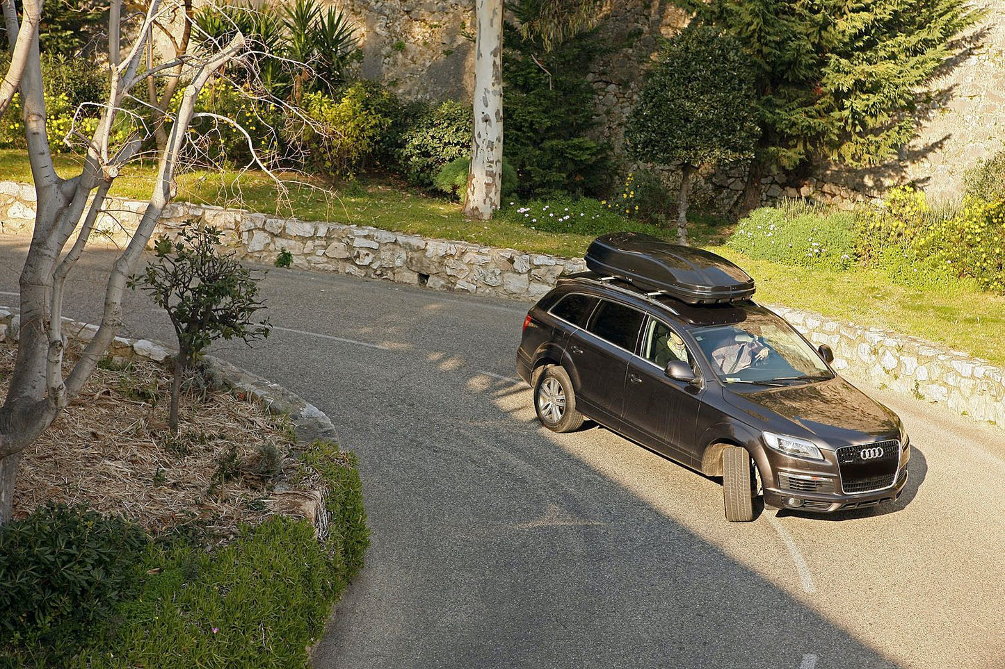 Pack coffre de toit Marlin 530 L et barres de toit Skoda Enyaq (A partir de 2020) Pour rails intégrés - Helio - Aluminium