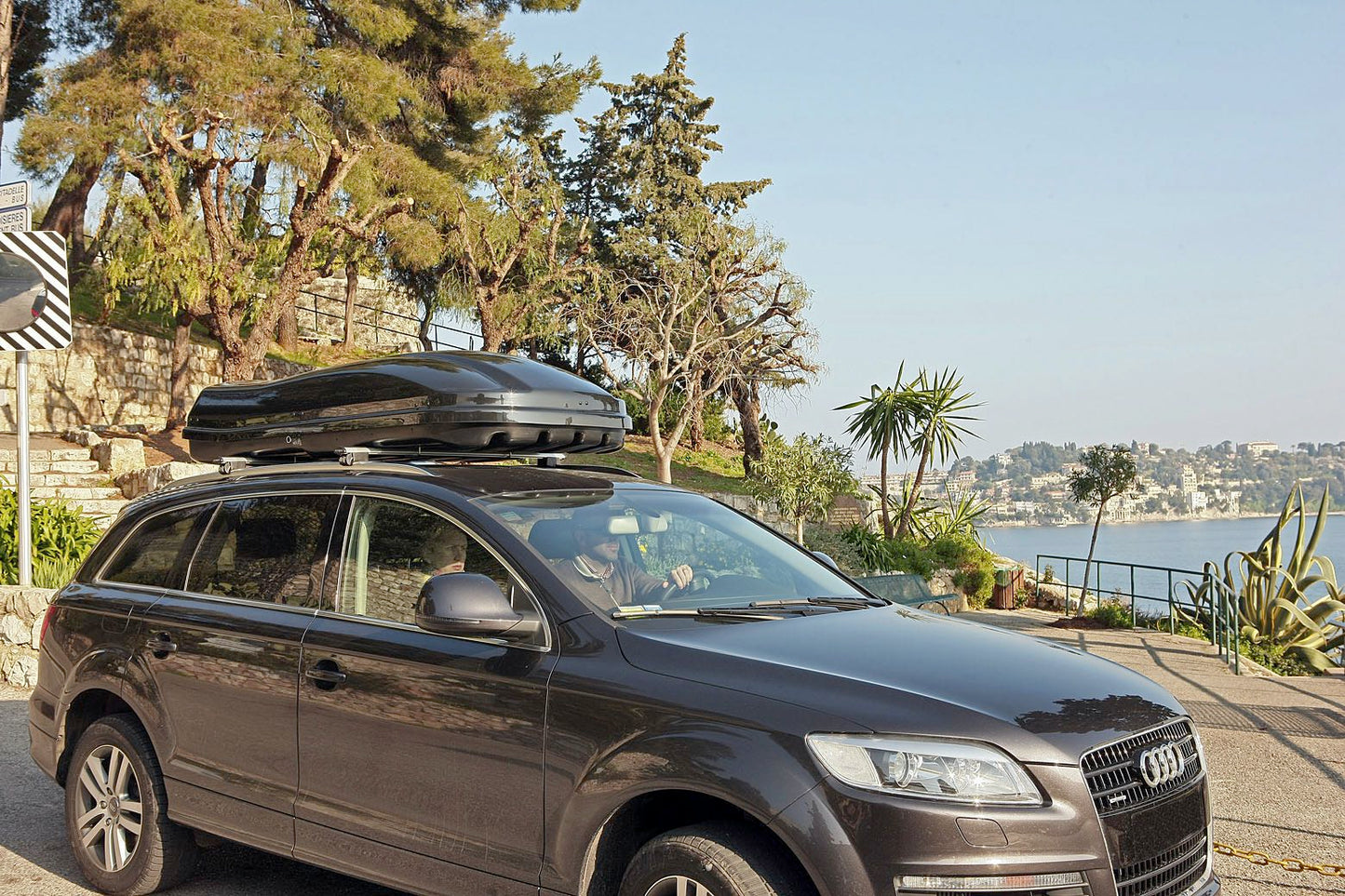 Pack coffre de toit Marlin 530 L et barres de toit Skoda Enyaq (A partir de 2020) Pour rails intégrés - Helio - Aluminium