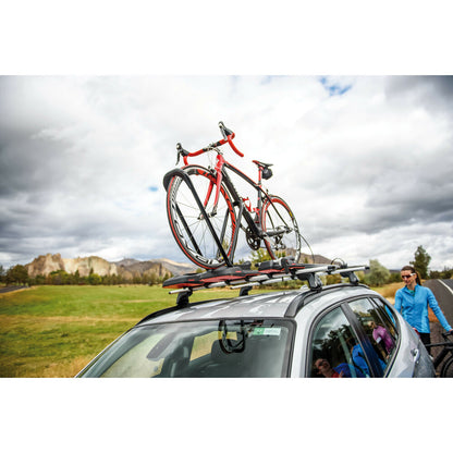 Yakima HighRoad : porte-vélos de toit premium avec fixation par la roue avant