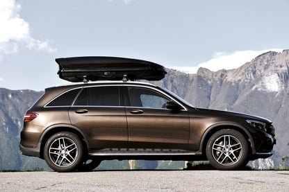 Pack coffre de toit Koral 400 L et barres de toit Porsche Macan (2021 + 2025) Pour rails intégrés - Helio - Aluminium